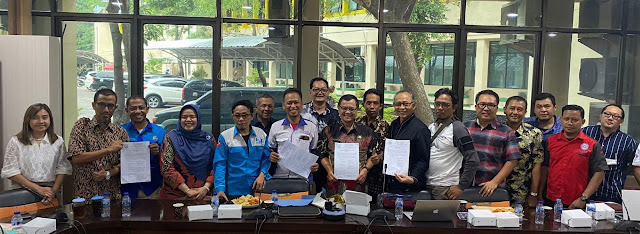 Aksi unjuk rasa menuntut kenaikan UMK di bekasi 23 November 2023 aliansi BBM dan Aspek Indonesia SPLLI