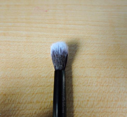 Close up of FIRMA BEAUTY: 403 Round Blending Brush
