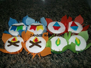 Cupcake decorado para festa junina fogueira, milho, bandeirinhas e balão junino