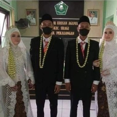 Di hari Kamis kemarin tanggal 14 Juli 2022 kakak adik  yang bernama Puput Nur Aisyah dan Fitriya Nur Hansyah anak Pasangan dari Sadi dengan Dartuti yang beralamat desa Kalijambe RT.01/ RW.11 Kecamatan Sragi  dengan calon pengantin Pria bernama Toyibah dan Tis’a Qomarudin anak dari Pasangan Damiri dengan Sayu yang beralamat di desa Balutan Kecamatan Comal menggelar acara pernikahan di hari yang sama.