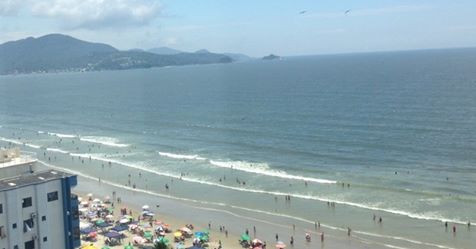 Homem morre após ser atingido por raio enquanto corria na praia em Itapema