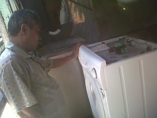 Service mesin cuci Electrolux