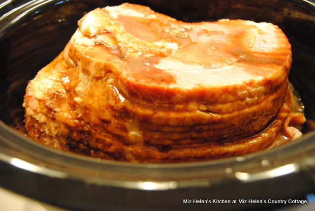 Slow Cooker Spiral Ham With Pineapple