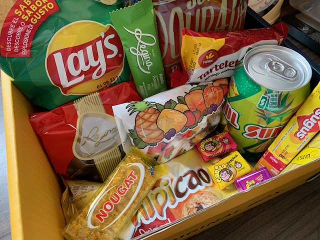 Contents of Snack Surprise Portugal box