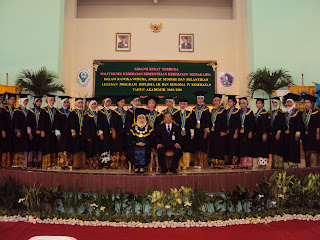 WISUDA D-III DAN D-IV KESEHATAN POLTEKKES KEMENKES YKT (PERIODE II TA. 2009/2010)