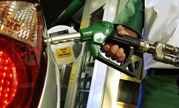 Petrobrás reduz preço da gasolina em 5%  a partir desta quarta