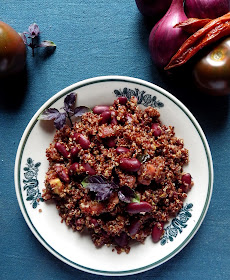 quinoa z fasolą i pomidorami, bez glutenu, bez laktozy, wegańskie