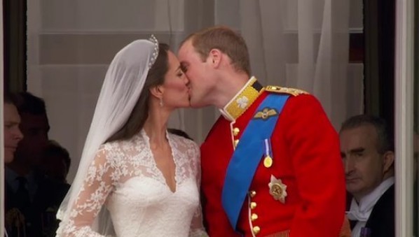 kate middleton and prince william kiss. prince william kate middleton