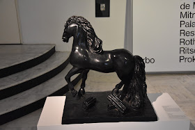 το έργο Το Μεγάλο Άλογο του Giorgio De Chirico