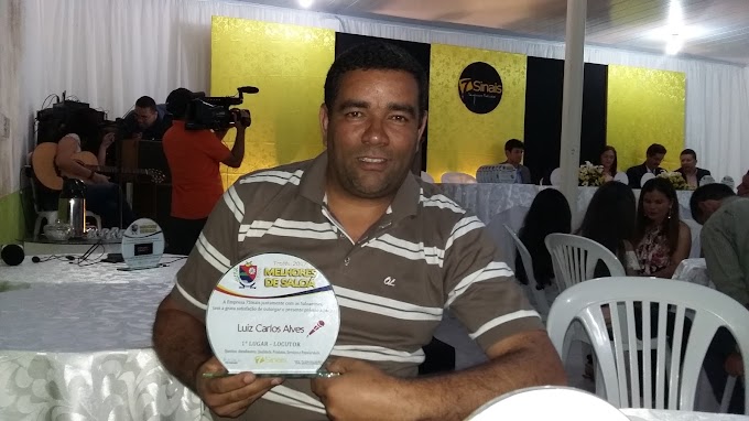 Luiz Carlos, ganha prêmio melhor locutor do ano 2017