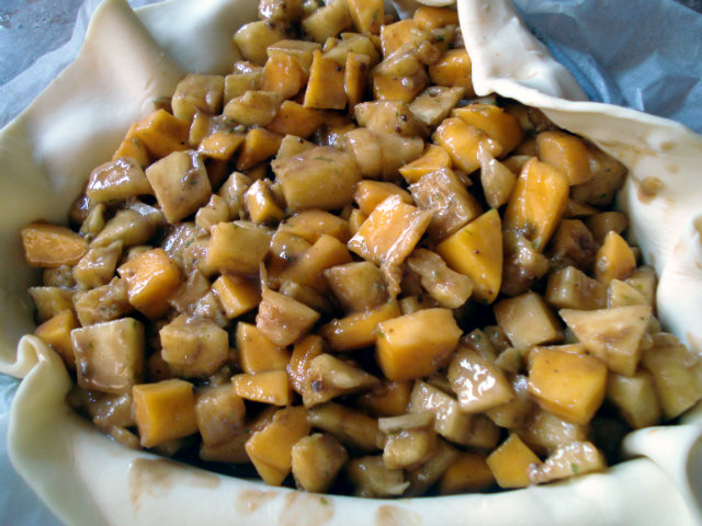 pineapple and mango chunks in the piecrust