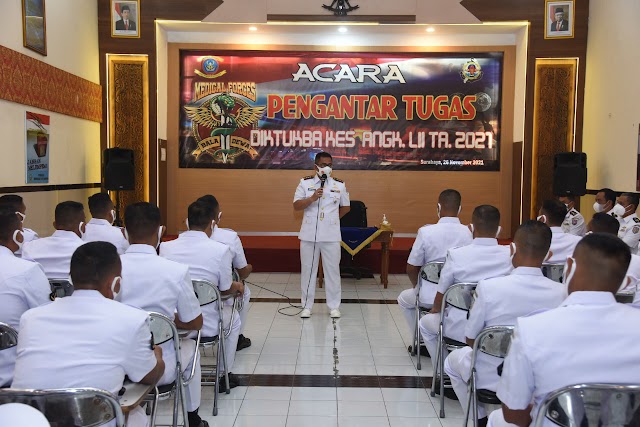 Danpusdikkes Kodiklat TNI AL Beri Pembekalan Siswa Diktukba Angkatan LII TA 2021 Kejuruan Kesehatan