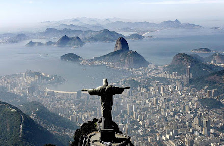 Cristo Redentor no Rio de Janeiro, uma das Sete Maravilhas do Mundo,  completa 87 anos