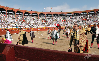 minuto silencio toreros plaza toros acho tributo homenaje defunciones obituario