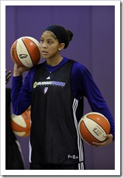 dbc7c955feaa817503c48a4d5d5cb80e-getty-88315472jo012_sparks-practice