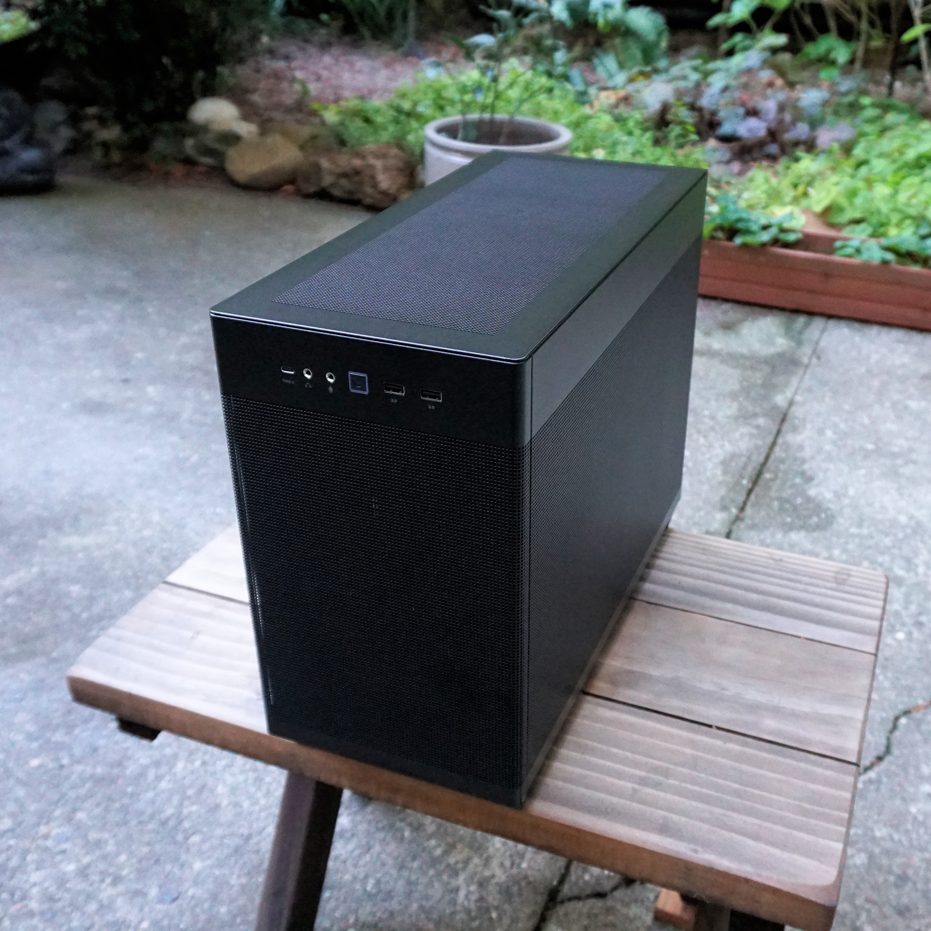 FanlessTech: ASUS Prime AP201 build