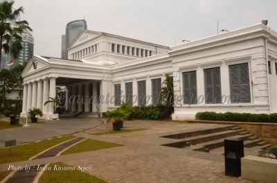 http://www.ejawantahtour.com/2014/03/melihat-indonesia-hebat-melalui-museum.html