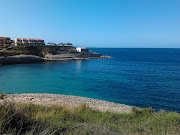 Spiaggia di Balai. Vista della chiesetta di Balai Vicino (foto )