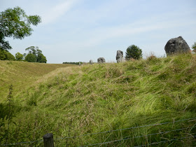 By E.V.Pita (2013) Avebury, stone circle and megalithic sanctuary  (UK) / Por E.V.Pita (2013) Avebury (UK), círculo de piedra y santuario megalítico