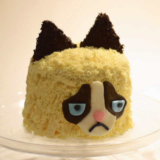 Grumpy Cat Cake