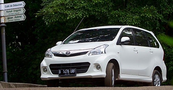 20 Mobil  Terlaris  di  Indonesia  Sarboah
