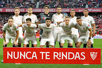 SEVILLA F. C. Temporada 2021-22. Rakitic, Joan Jordán, Bono, En-Nesyri, Koundé, Martial. Lucas Ocmapos, Jesús Navas, Acuña, Augustinsson, Diego Carlos. SEVILLA F. C. 4 GRANADA C. F. 2 Viernes 08/04/2022, 21:00 horas. Campeonato de Liga de 1ª División, jornada 31. Sevilla, estadio Ramón Sánchez Pizjuán: 33.504 espectadores.