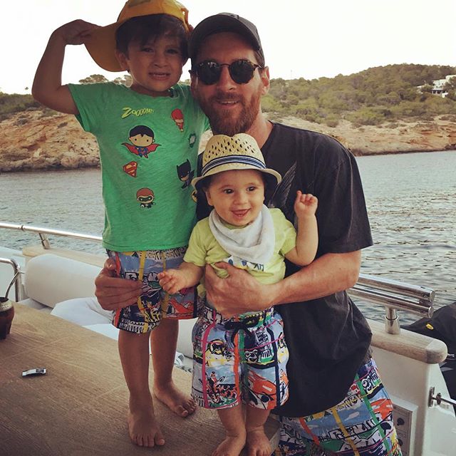 Hey You!: Lionel Messi And Family In New Adorable Pictures.