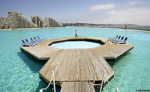 World's Largest Swimming-Pool