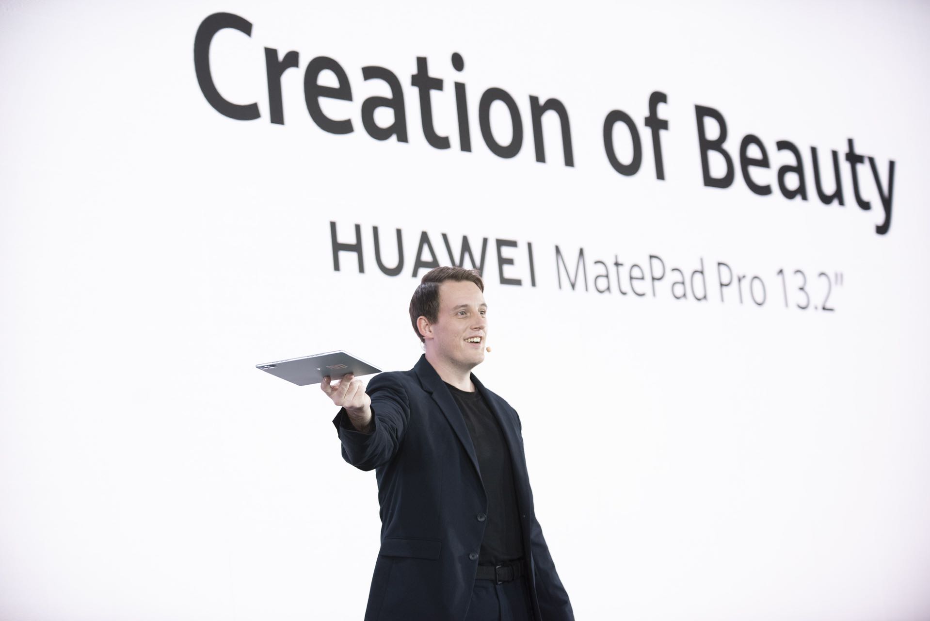 HUAWEI Unveils New Creativity-Boosting Audio And Smart Office Products In Dubai