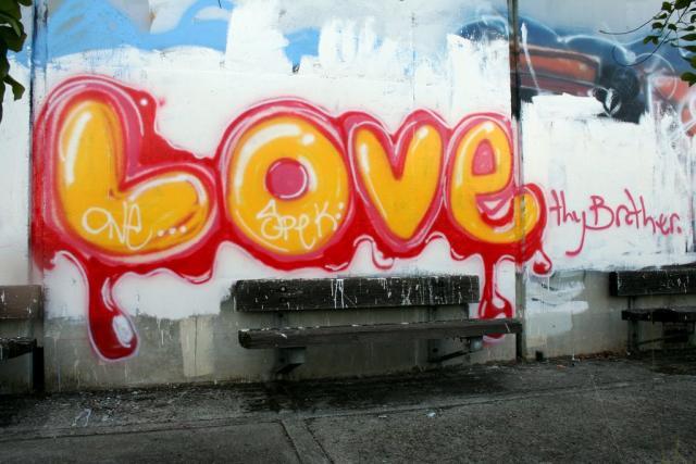 graffiti wallpaper love. Graffiti Buble Yellow Love