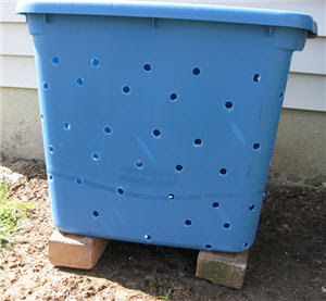 condo blues: how to make a compost bin out of a plastic