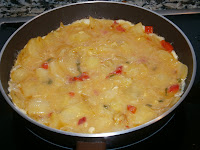 Tortilla de patata y pimientos. (Montadito de patata)