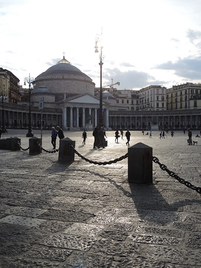 Napels - Galleria Umberto I en Piazza del Plebiscito