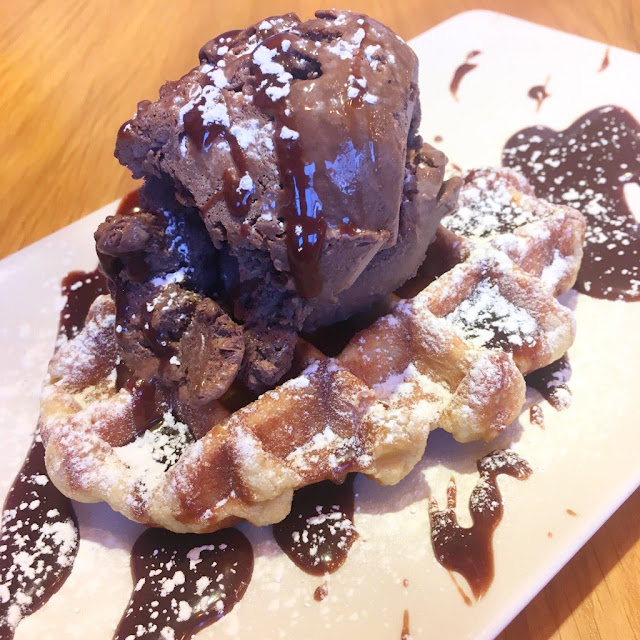 Pizza Hut chocolate waffles