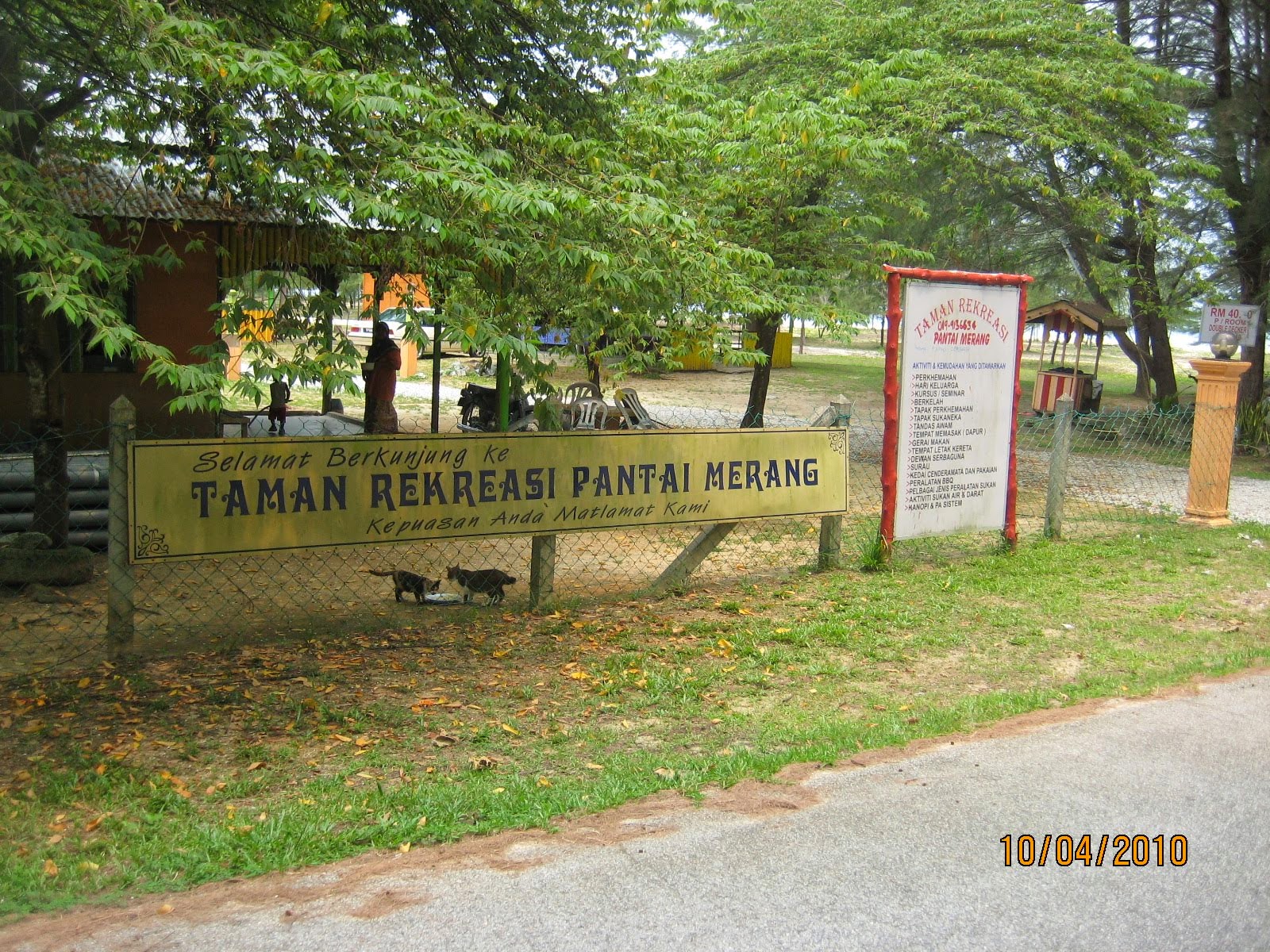 http://terengganuhebat.blogspot.com/2010/04/pantai-merang.html