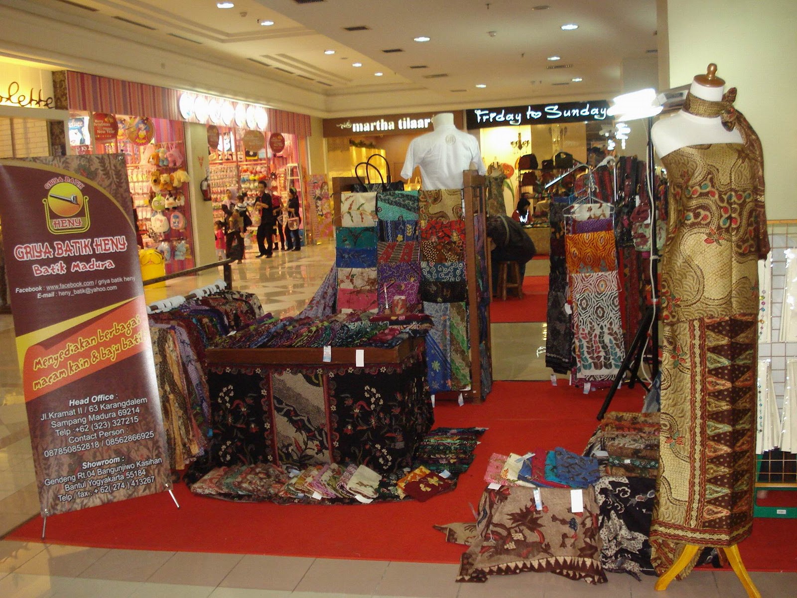 Griya Batik Heny: Stand pameran batik di Plaza ambarukmo Jogjakarta