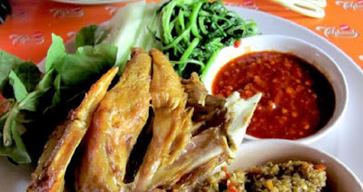 Kuliner ayam goreng mbah cemplung  jogja