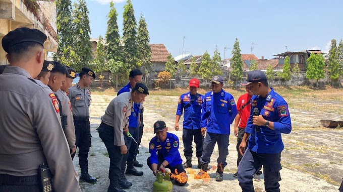 Tingkatkan Kesiap Siagaan, Polresta Malang Kota Gelar Latihan PPGD dan Penanganan Kebakaran