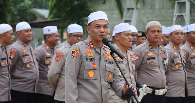 Kerahkan Anggota, Kapolres Aceh Timur Bangun Asrama Santriwati