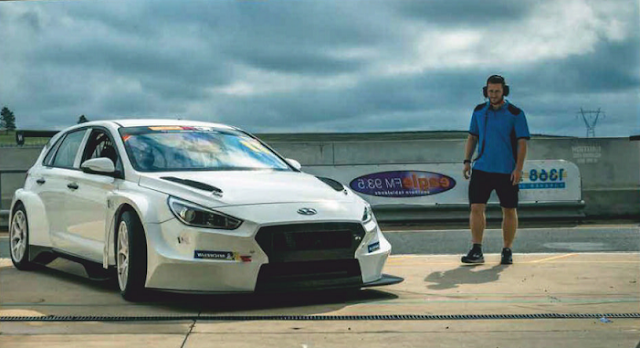 Hyundai i30 n TCR race car