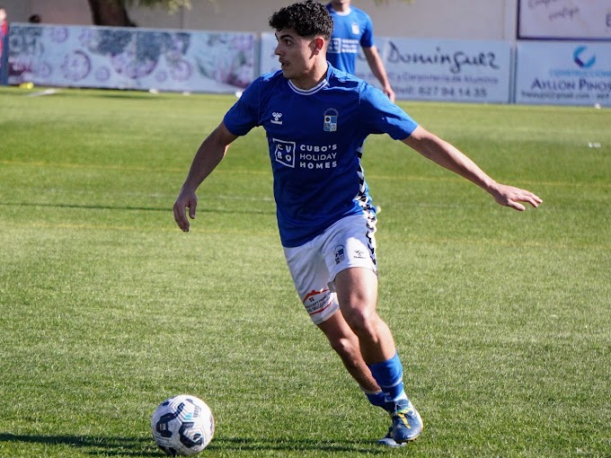 Óscar, décima renovación del CD Alhaurino
