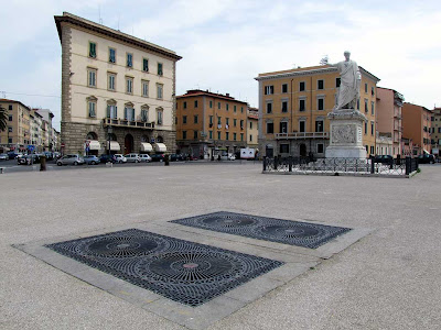 Grates, vault, piazza della Repubblica, Livorno