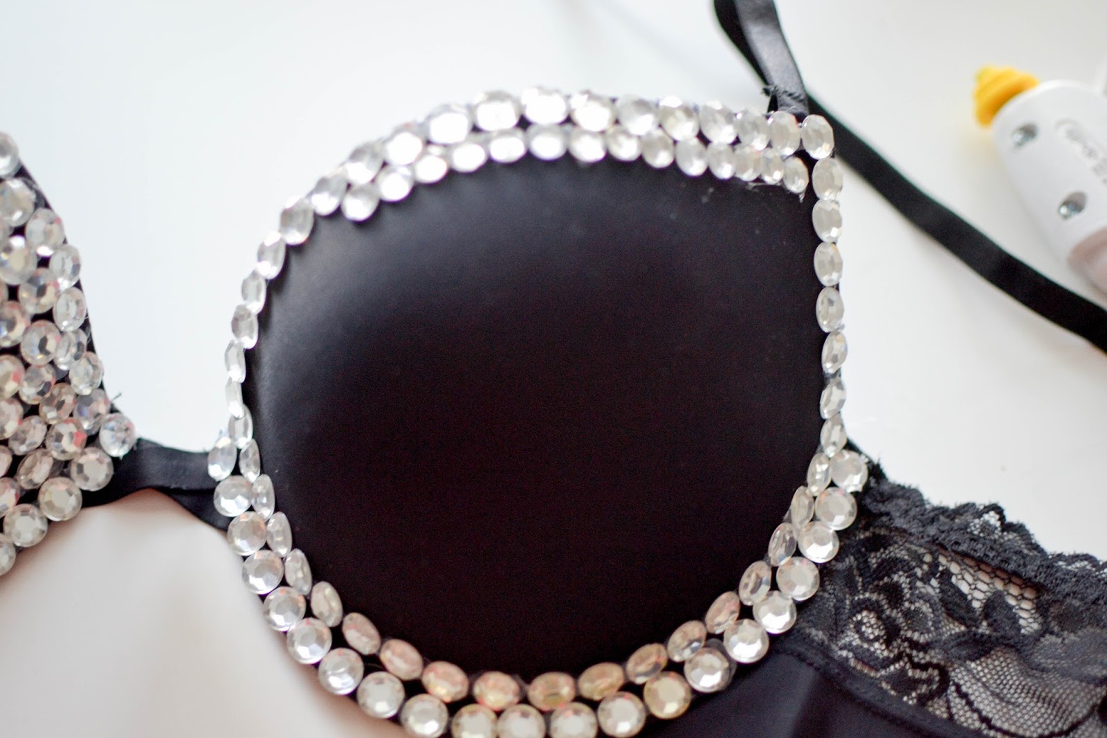 DIY feathered jeweled bra (SELENA COSTUME)