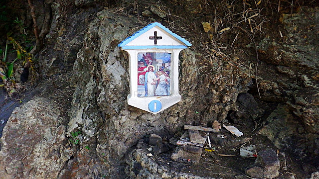 the first "stations of the cross" going up to Balaan Bukid