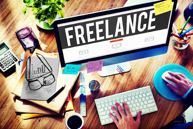 bekerja sebagai freelance