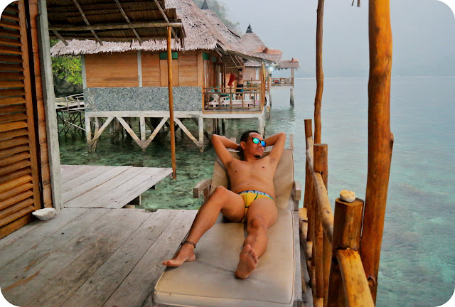  balasannya terhempas hempas merapat manja di Desa Sawai Pulau Seram Maluku Tengah Hempas Hempas LELAH di Ora Beach Resort