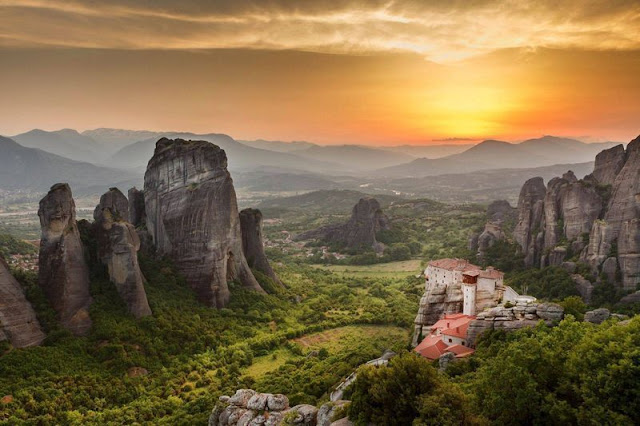 Mainland Greece Tours in Meteora with Keytours