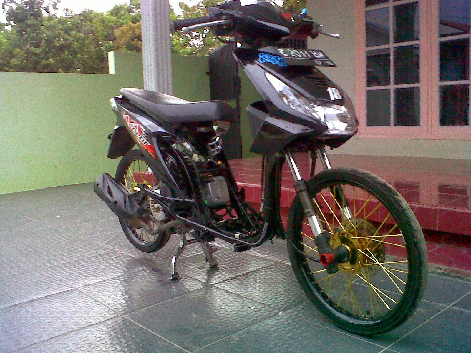 Honda Beat  Modifikasi  velg 17 FOR