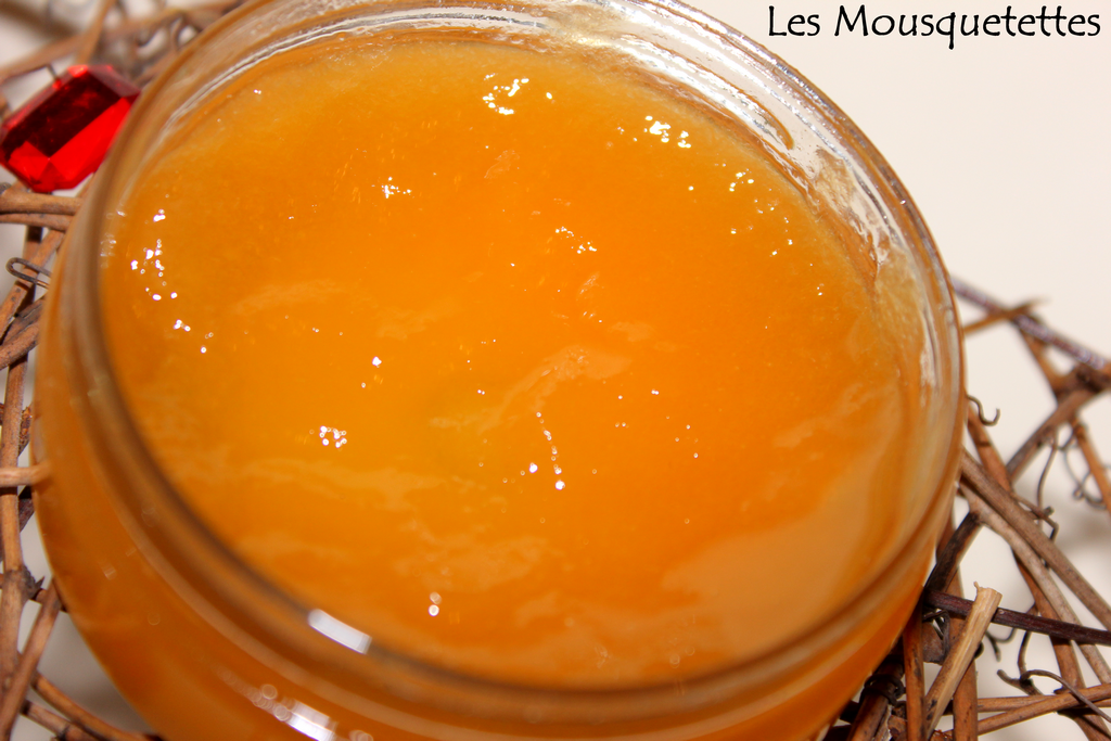 Gommage aux grains de sucre et fleur d'oranger Baïja - Les Mousquetettes©