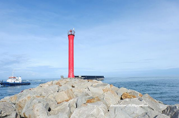 [http://FindWisata.blogspot.com] Pantai Lentera Merah, Pantai Yang Wajib Kamu Kunjungi Jika Berlibur Ke Kota Bengkulu